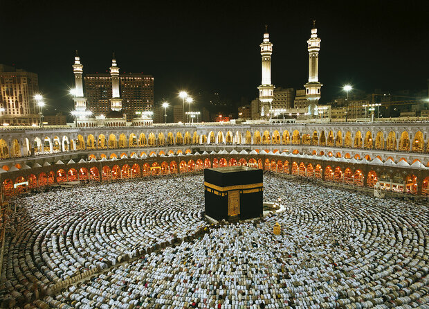 Komar Kaaba at Night 8-110